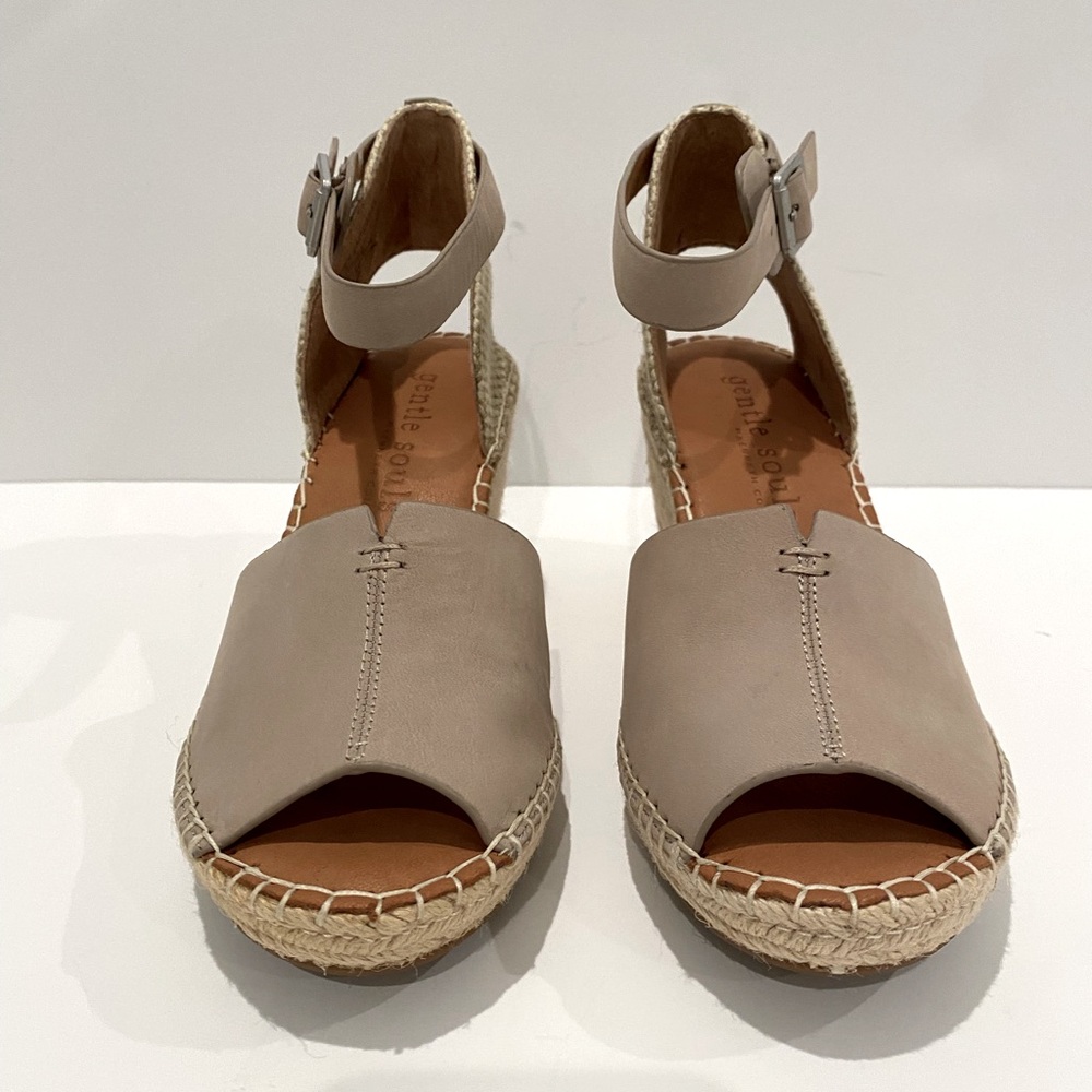 NWT gentle souls by KENNETH COLE Charli Mushroom SZ 7 1/2 M